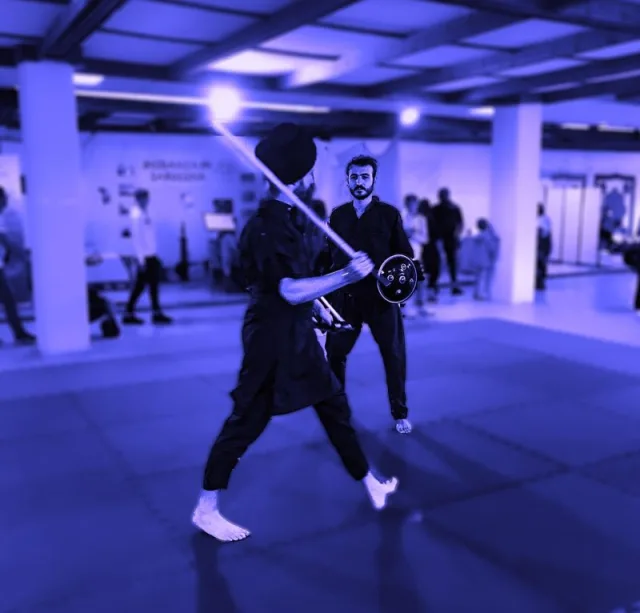 Allenamento di Gatka con bastone Pratica del Gatka con bastone durante allenamento
